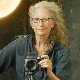 Annie Leibovitz, American, 1949, Contemporary Artist