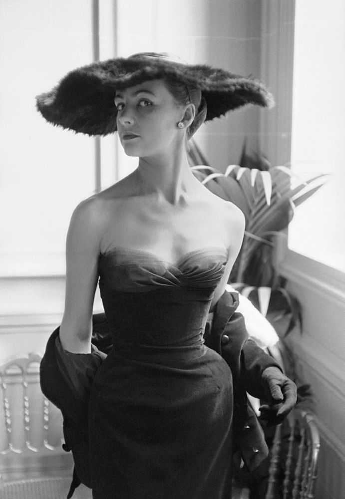 Mark Shaw, ‘Dior, Eugenie Wears Clorinde’, 1954, Print, Pigment print on Hahnemϋhle photo rag paper, null, 
