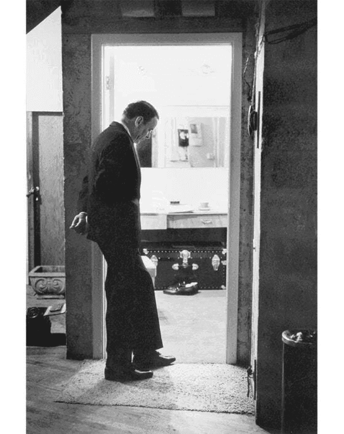Terry O'Neill, ‘Frank Sinatra at The Fontainebleau Hotel’, 1968, Print, Posthumous Edition: Gelatin Silver Print, null,