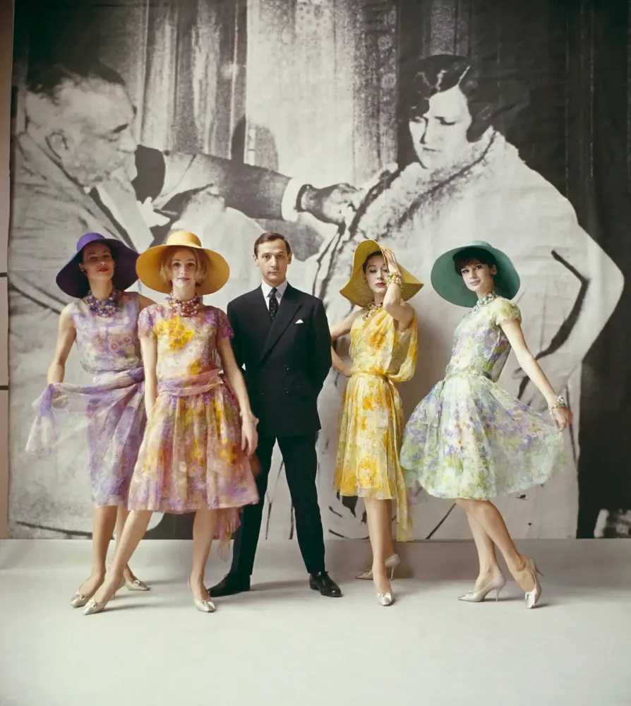 Mark Shaw, ‘20's Backdrop, Mark Bohan With Models in Dior (Medium)’, 1961, Print, Pigment print on Hahnemϋhle photo rag paper, null,