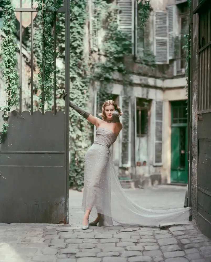 Mark Shaw, ‘Dior Gray Chiffon in Courtyard (Small)’, 1955, Print, Pigment print on Hahnemϋhle photo rag paper, null,