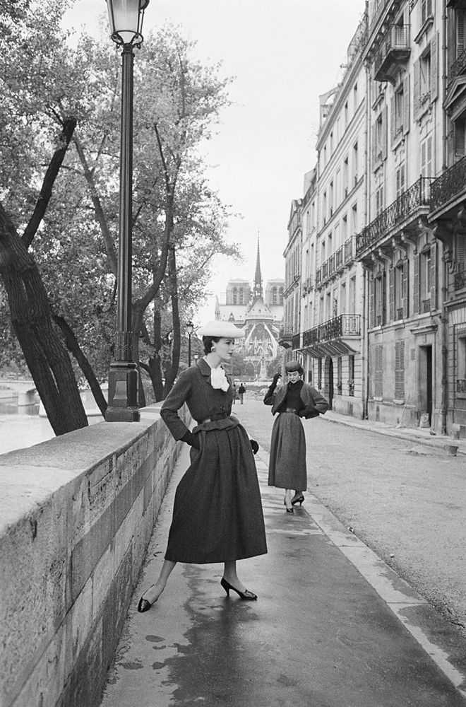 Mark Shaw, ‘Dior, Two Models in Vivante Line, 1953’, 1956, Print, Pigment print on Hahnemϋhle photo rag paper, null,