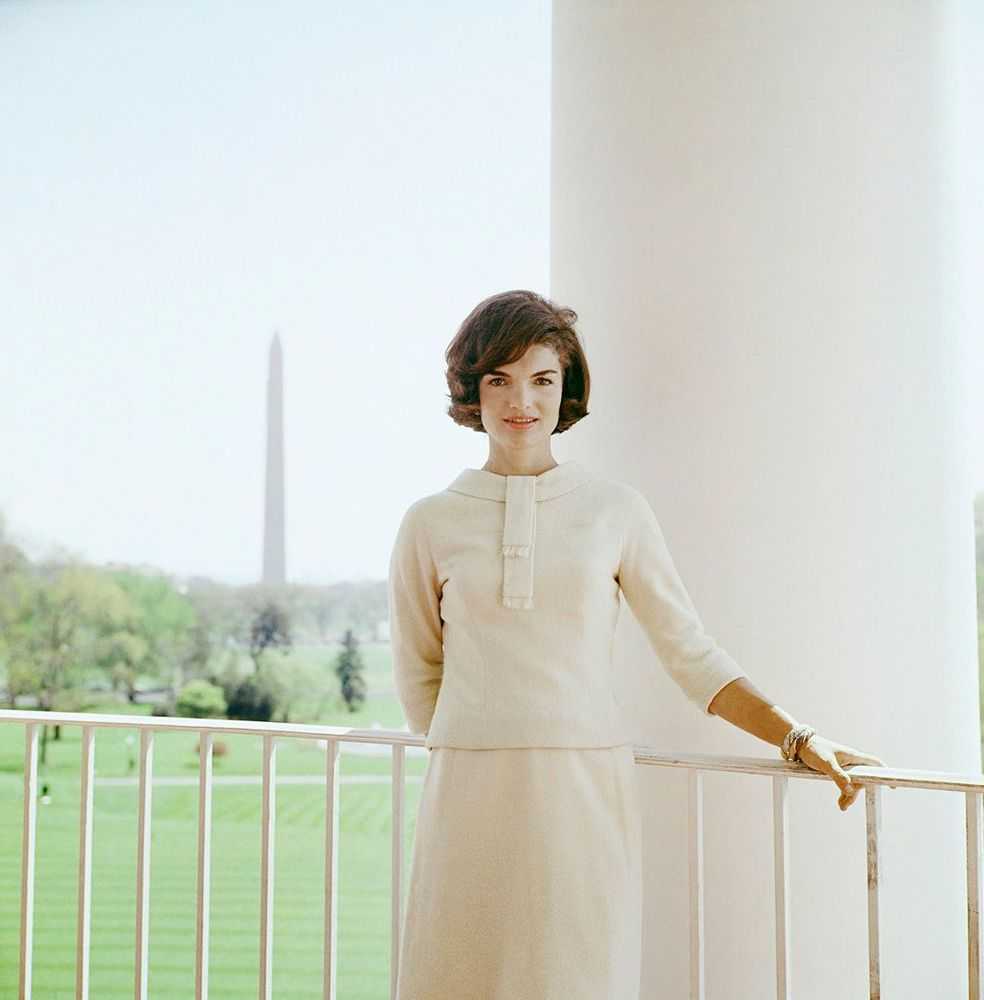 Mark Shaw, ‘Kennedy, Jackie Color With Monument (Large)’, 1961, Print, Pigment print on Hahnemϋhle photo rag paper, null,