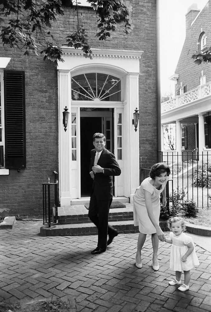 Mark Shaw, ‘Kennedys, JFK, Jackie and Caroline at Georgetown, 1959’, 1959, Print, Pigment print on Hahnemϋhle photo rag paper, null,