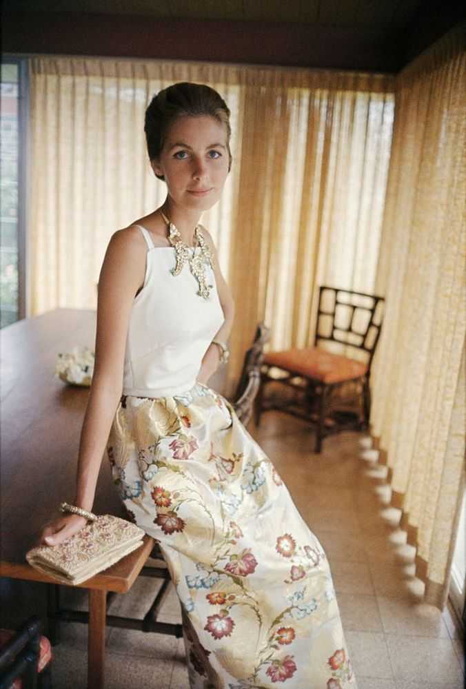 Mark Shaw, ‘Tiger Morse, Mrs. Alfred Vanderbilt, Beige’, 1962, Print, Pigment print on Hahnemϋhle photo rag paper, null,