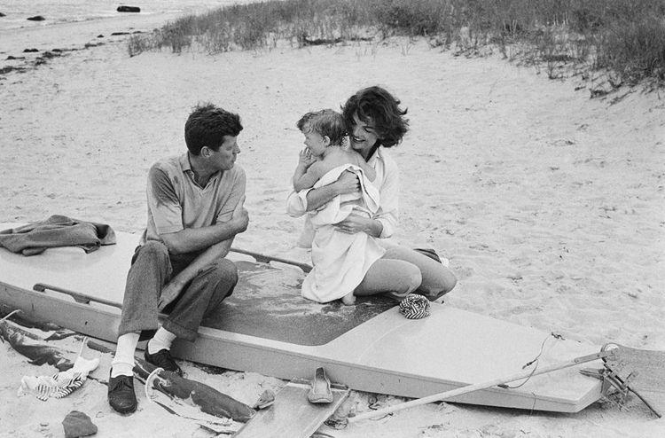 Kennedys, John, Jackie and Caroline, Beached Boat (Small)